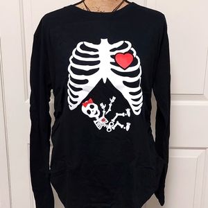 ➡️NEW Long Sleeved Skeleton Pregnancy Shirt Color Black; Size XL ♥️👶🏻